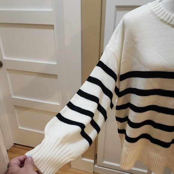 Better Be Women's Stripped Crew Neck Sweater NWT - Picture 15 of 15